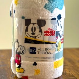 NEW! The Big One Plush Blanket “Mickey Shapes”.